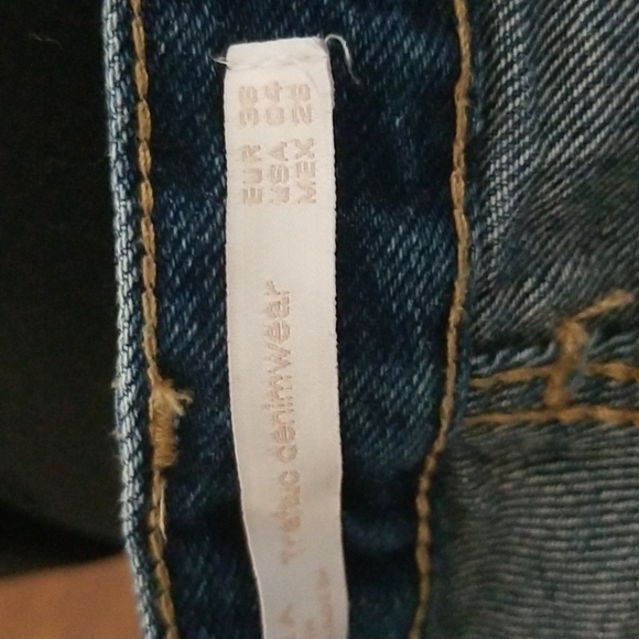 Zara High Waisted Distressed Jeans - Picture 4 of 4